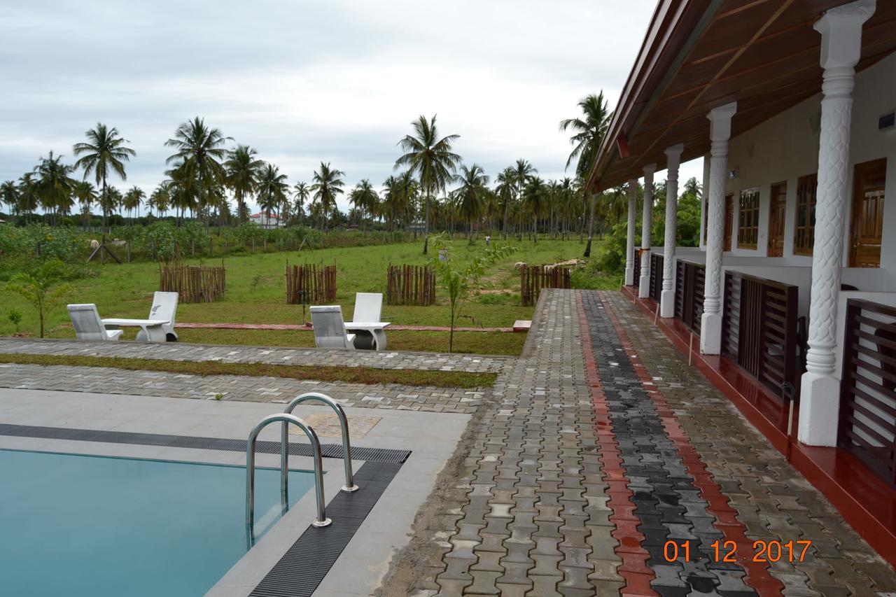 Shan Guest And Restaurant Nilaveli Exterior foto