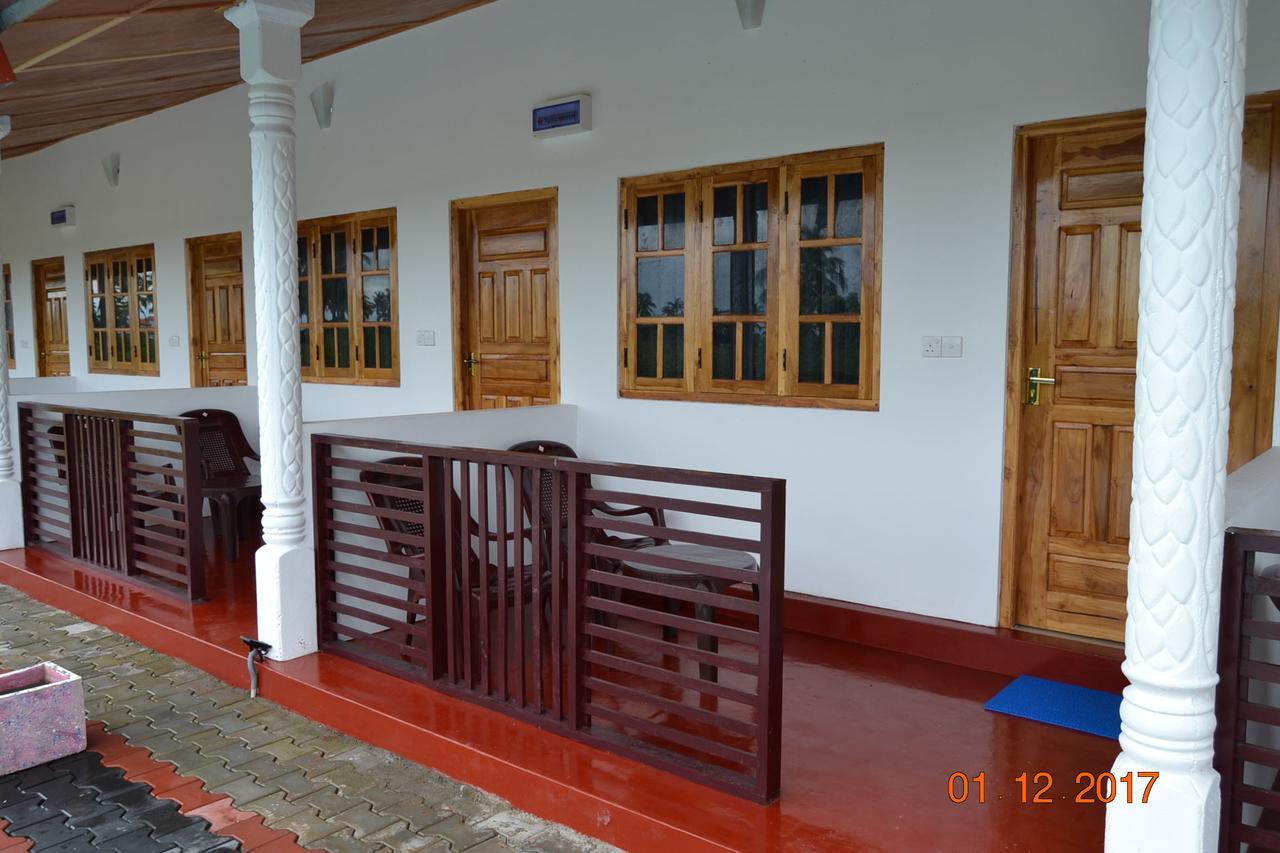 Shan Guest And Restaurant Nilaveli Exterior foto
