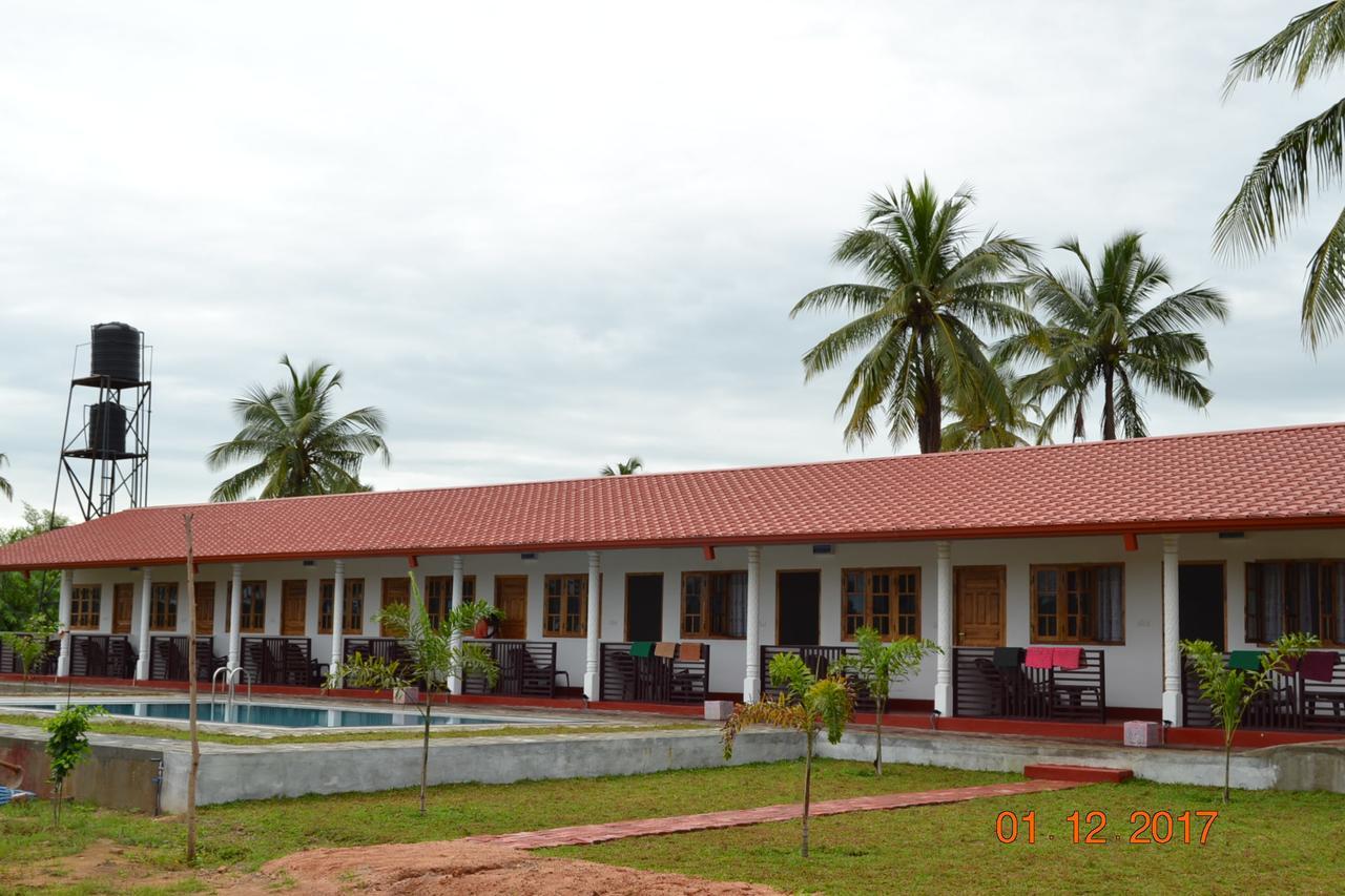 Shan Guest And Restaurant Nilaveli Exterior foto