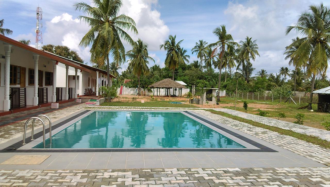 Shan Guest And Restaurant Nilaveli Exterior foto