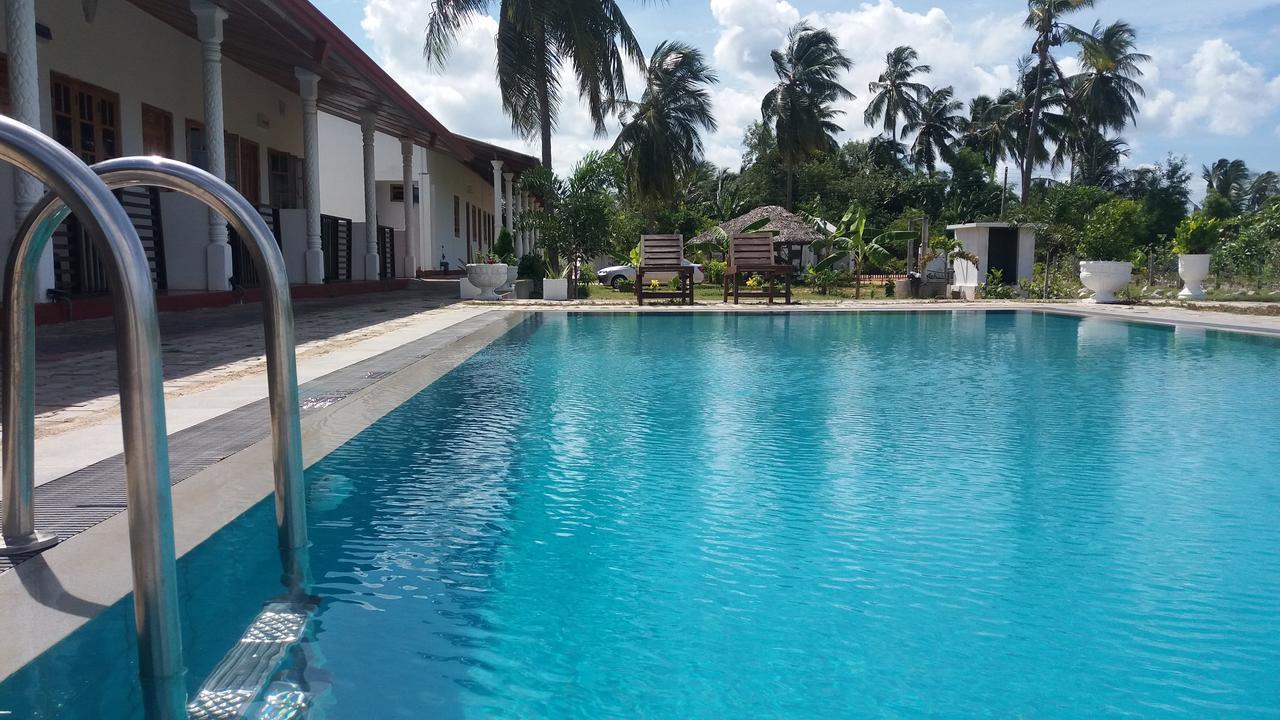 Shan Guest And Restaurant Nilaveli Exterior foto