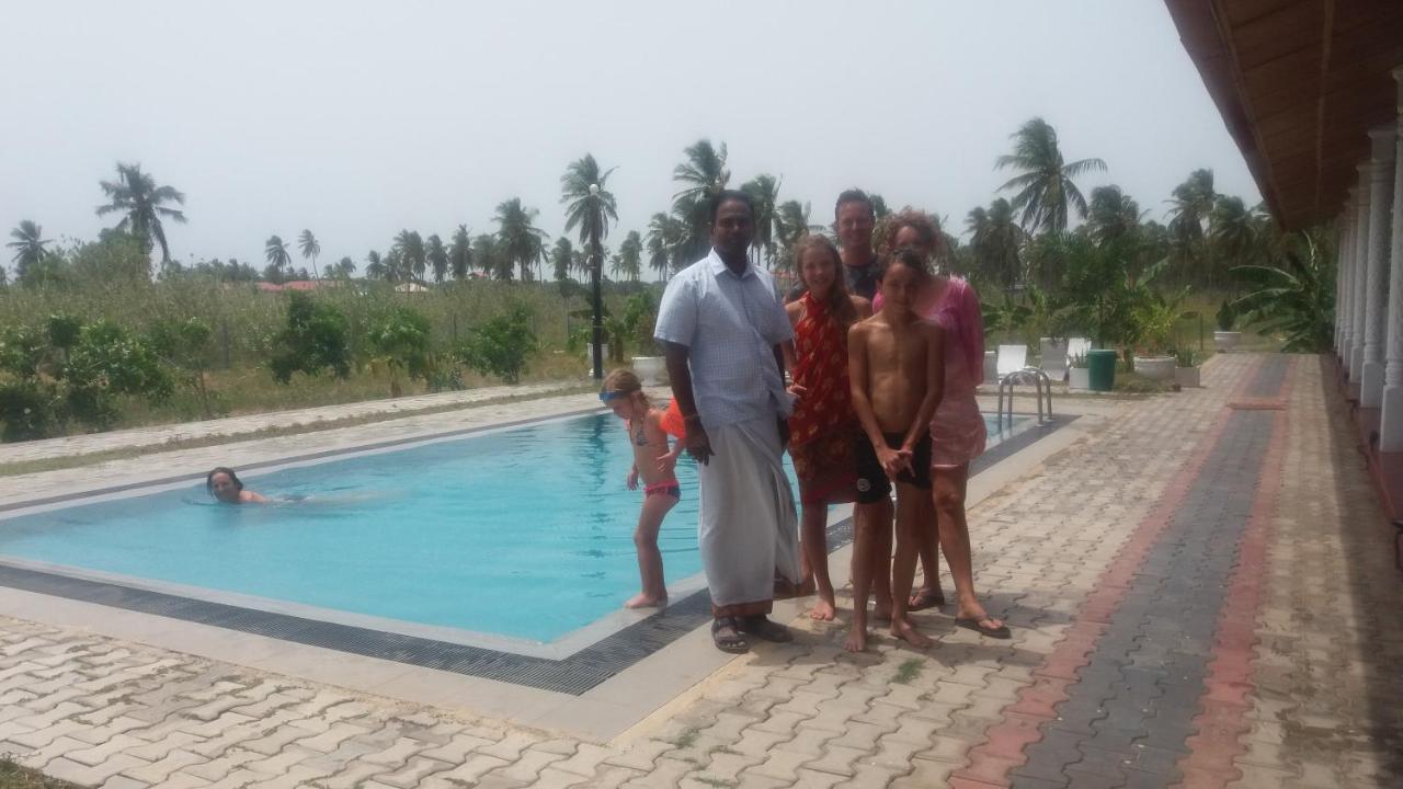 Shan Guest And Restaurant Nilaveli Exterior foto