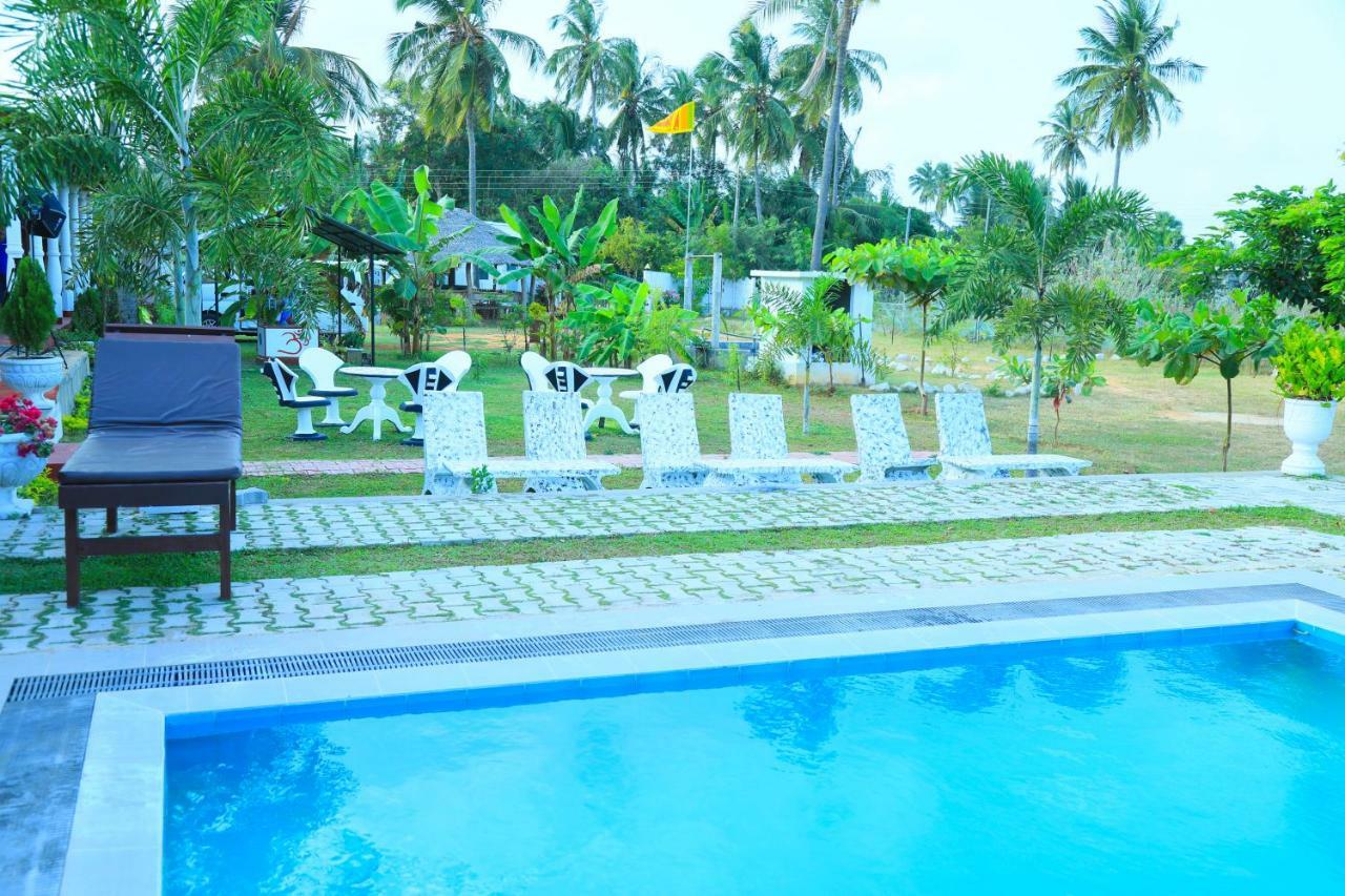 Shan Guest And Restaurant Nilaveli Exterior foto