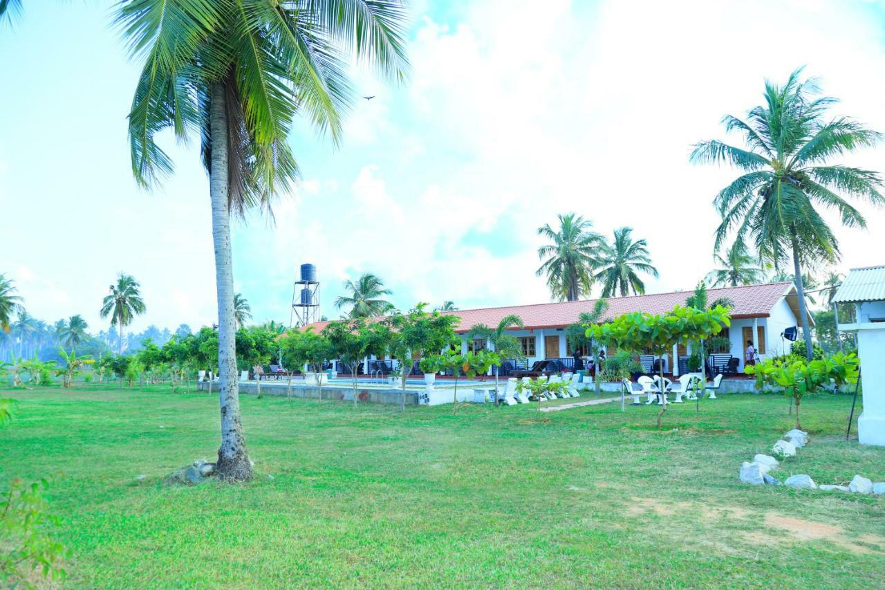 Shan Guest And Restaurant Nilaveli Exterior foto